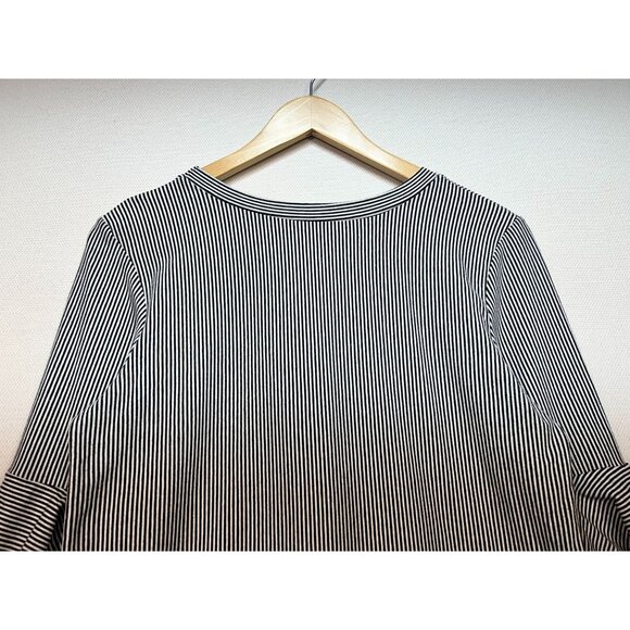 Belle & Sky Women's Twist Front Top Tiered Bell Sleeve Size M Black White Stripe - Picture 9 of 11